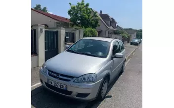 Opel Corsa Ozoir-la-Ferrière