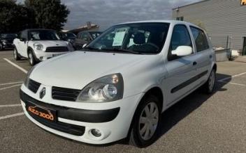 Renault clio ii Sainte-Cécile-les-Vignes