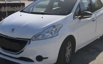 Peugeot 208 Méjannes-le-Clap