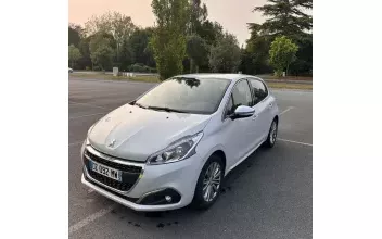 Peugeot 208 Ploumagoar