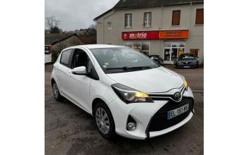 Toyota yaris Château-Chinon-Ville