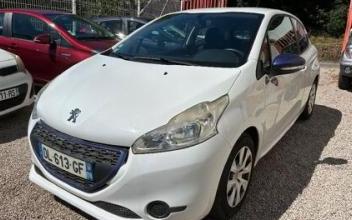 Peugeot 208 Saint-Laurent-du-Var