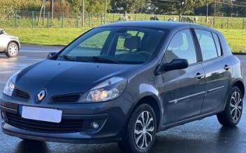 Renault clio Saint-Quentin-sur-le-Homme