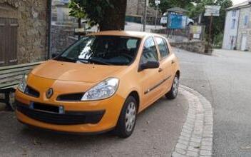 Voiture occasion Renault clio iii Saint-Joseph-des-Bancs