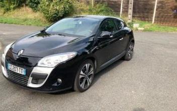 Renault megane iii coupe La-Chapelle-Saint-Mesmin