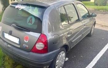 Renault clio ii Saint-Colomban