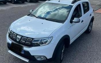 Dacia sandero Courbevoie