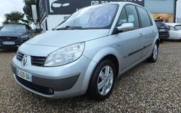 Renault scenic ii Les-Trois-Pierres