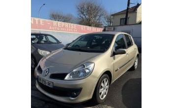 Renault clio L'Hay-les-Roses