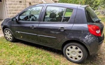 Renault clio iii La-Chapelle-d'Armentières