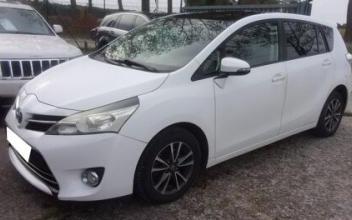 Toyota verso Villiers-en-Bière