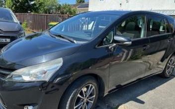 Toyota verso Brétigny-sur-Orge