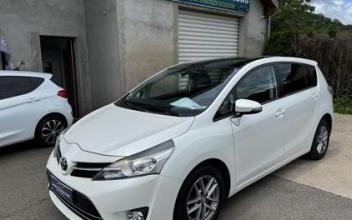 Toyota verso Saint-Nabord